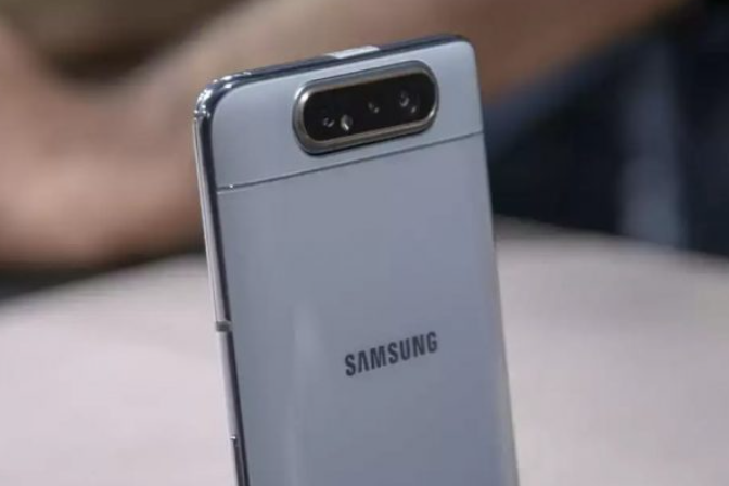 帶有旋轉攝像頭的三星Galaxy A82曝光