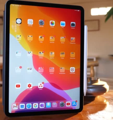 更亮的 OLED 顯示屏可能會(huì )出現在未來(lái)的 iPad Pro 和 MacBook Pro 機型中