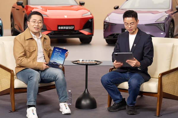 鄧承浩回應學(xué)雷軍直播風(fēng)格：很有感染力 要多學(xué)多看