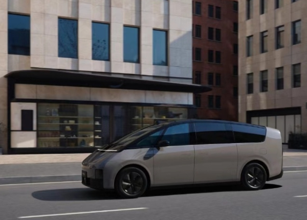 蔚來(lái)CEO李斌也發(fā)話(huà):全體員工勿參與理想MEGA外形輿論