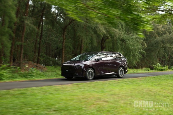 小鵬X9超級增程