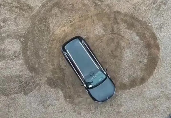 賽力斯公布車(chē)輛原地轉向專(zhuān)利：可提高原地轉向穩定性